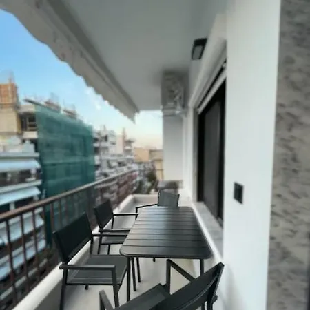 شقة Family Friendly In سالونيك